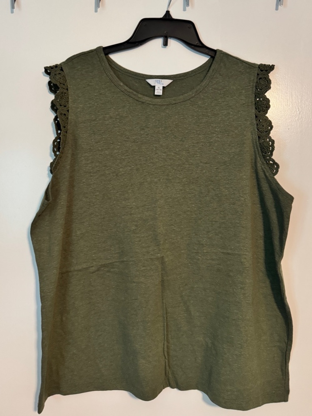 Time and Tru top with crocheted detail around armholes size xl